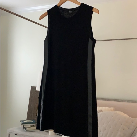 Black dress - Picture 3 of 4